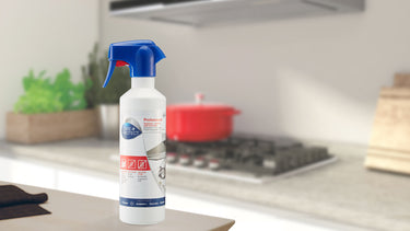 Dégraisse les surfaces en acier inoxydable