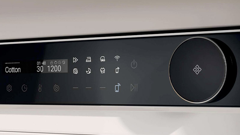 Intuitive interface with scrolling text display