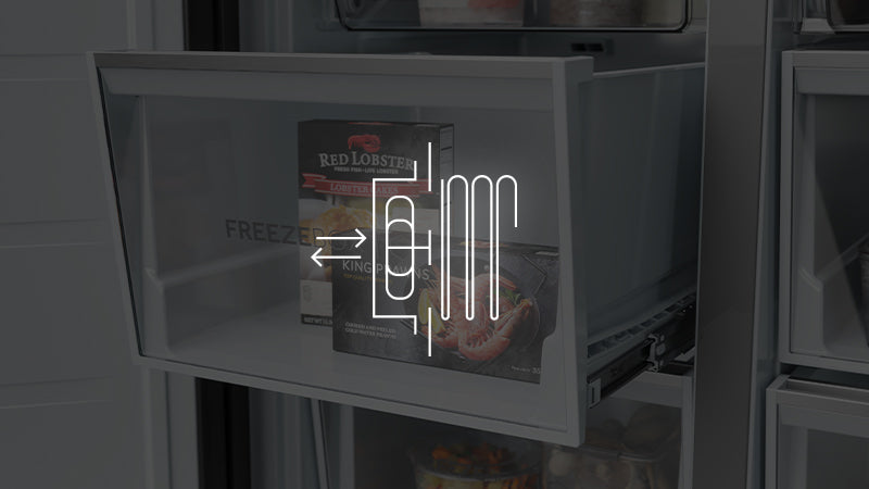 Cassetto freezer aperto con alimenti confezionati e icona che indica il controllo della temperatura