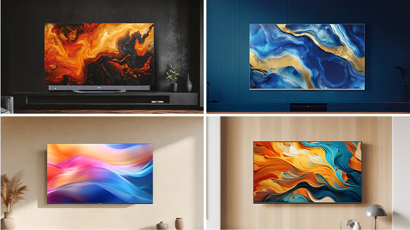 Quattro televisori moderni, ognuno con uno schermo di dimensioni simili, affissa su diversi sfondi di colore diverso: sopra un muro nero, a destra un muro blu, in basso a sinistra un muro beige, e in basso a destra un muro beige chiaro.