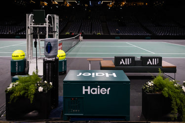 Campo da tennis sponsorizzato Haier